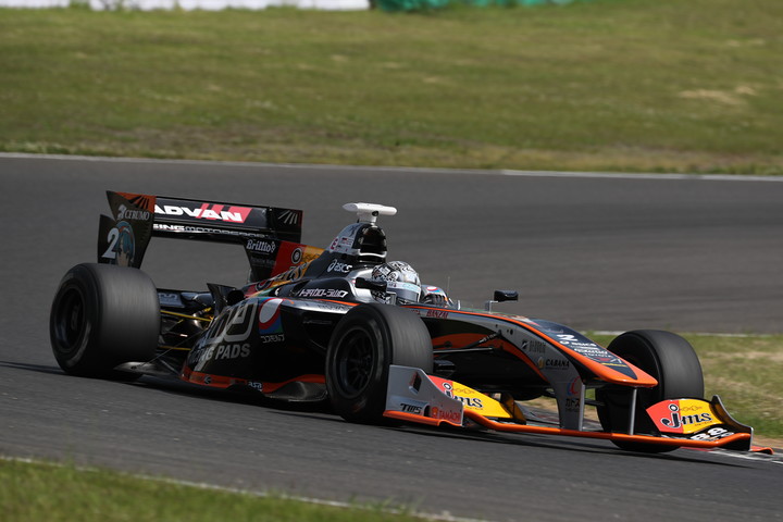 フリー走行: 2位は国本雄資（JMS P.MU/CERUMO・INGING SF14）