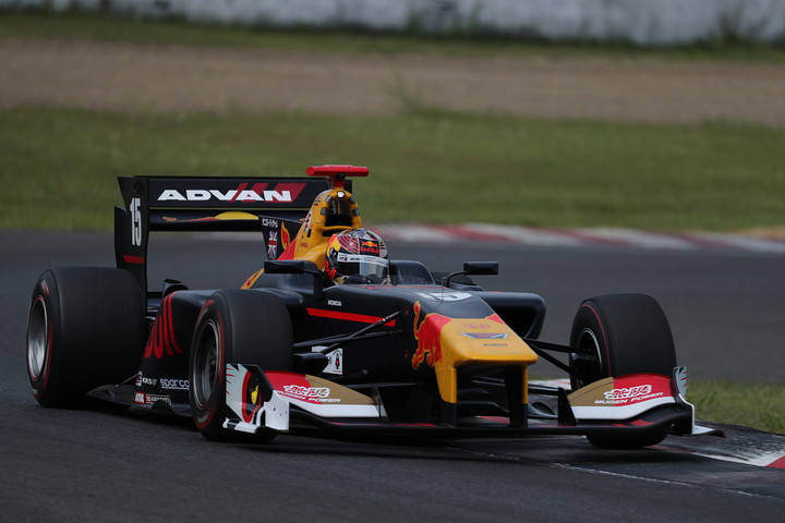 フリー走行2回目: 2位はダニエル・ティクトゥム（TEAM MUGEN SF14）