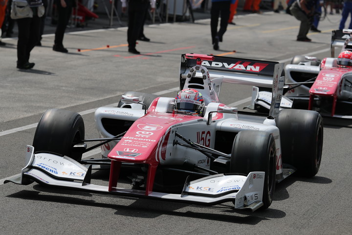 予選に出撃する野尻智紀（DOCOMO DANDELION M5S SF14）