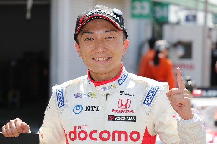 ポールポジションを獲得した野尻智紀（DOCOMO TEAM DANDELION RACING）