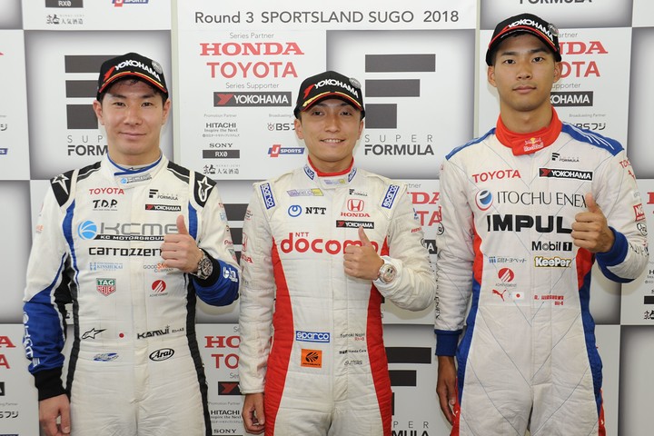 予選フォトセッション: トップ3のドライバーたち