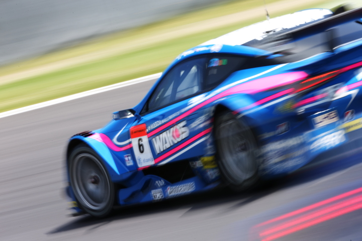 公式練習: 大嶋和也／ジェームス・ロシター組（WAKO'S 4CR LC500）