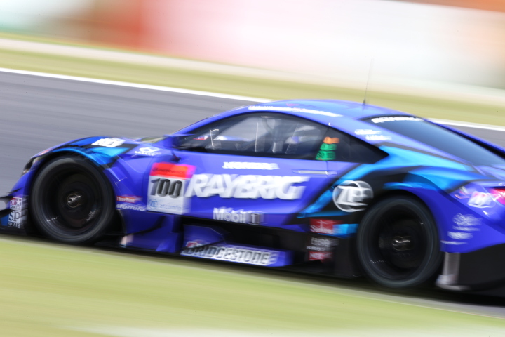 公式練習: 山本尚貴／ジェンソン・バトン組（RAYBRIG NSX-GT）