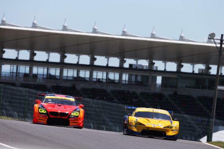 サーキットサファリ: ARTA BMW M6 GT3とUPGARAGE 86 MC