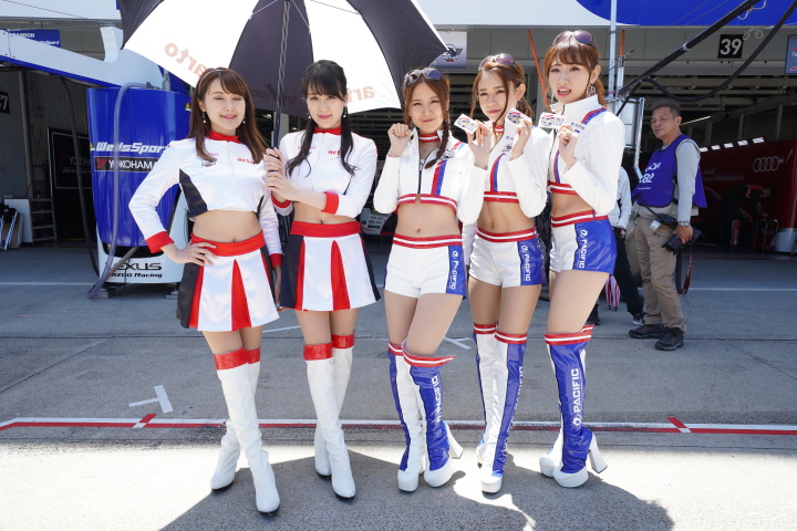 ピットウォーク: レースクイーン