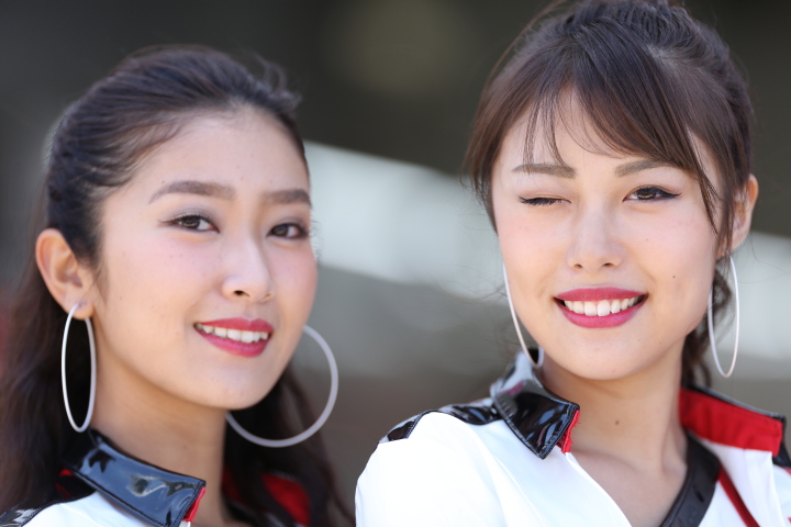 ピットウォーク: レースクイーン