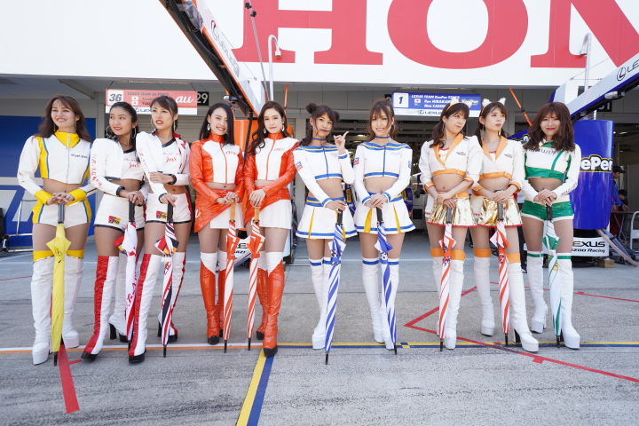 ピットウォーク: レースクイーン