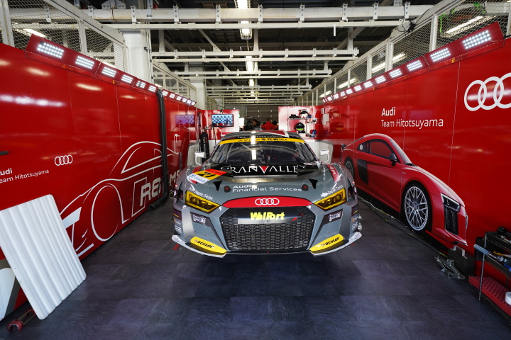 公式予選: Hitotsuyama Audi R8 LMS