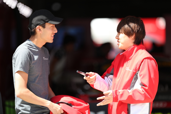 ピットウォーク: 山田真之亮（Team TAISAN）と富田竜一郎（Audi Team Hitotsuyama）