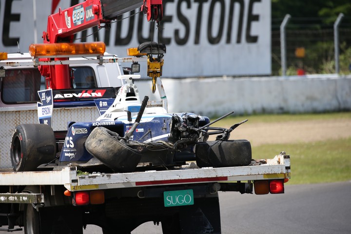 フリー走行: S字でクラッシュした伊沢拓也のTCS NAKAJIMA RACING SF14