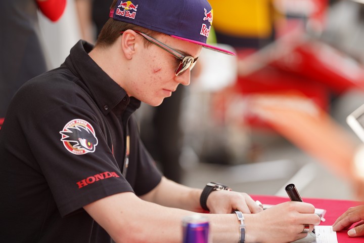 ピットウォーク: ダニエル・ティクトゥム（TEAM MUGEN）