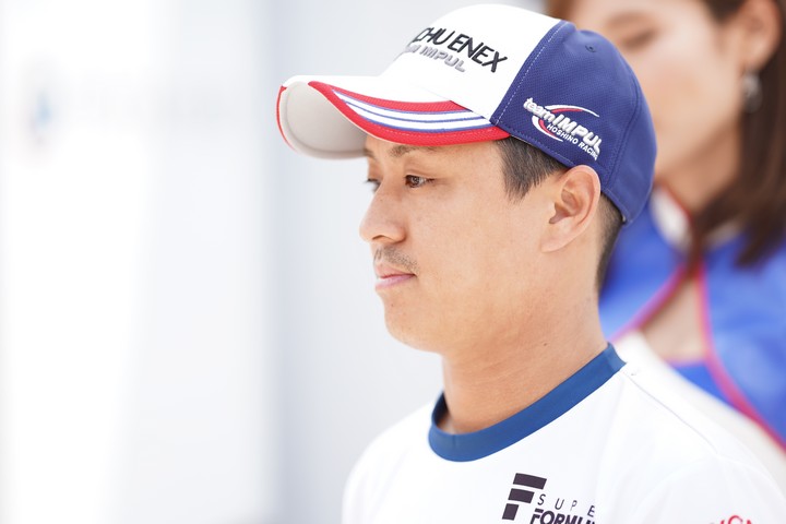 ピットウォーク: 関口雄飛（ITOCHU ENEX TEAM IMPUL）