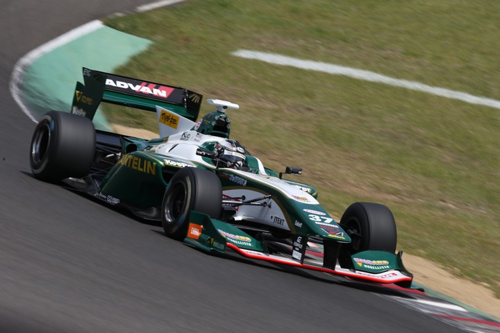 公式予選: ジェームス・ロシター（VANTELIN KOWA TOM’S SF14）