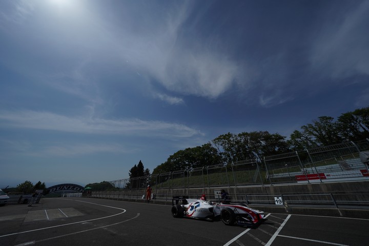 公式予選: 関口雄飛（ITOCHU ENEX TEAM IMPUL SF14）