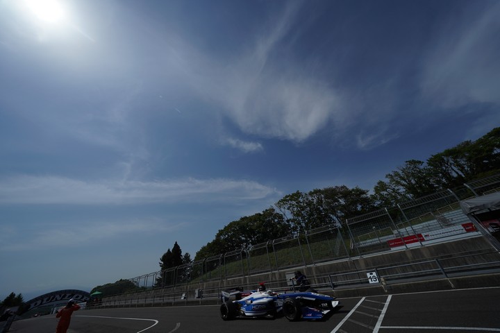 公式予選: 小林可夢偉（KCMG Elyse SF14）