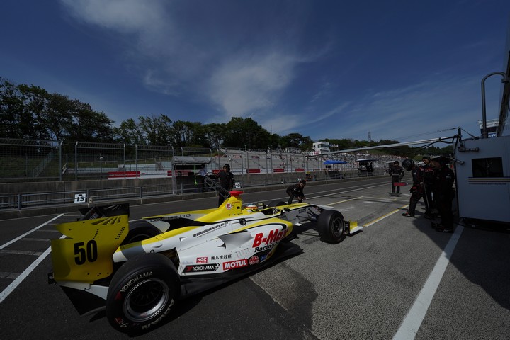 公式予選: 千代勝正（B-Max Racing SF14）