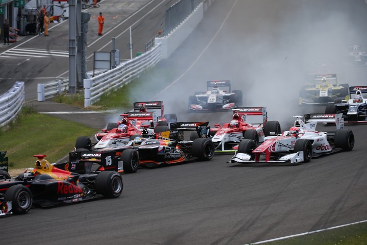 決勝レース: スタートシーン