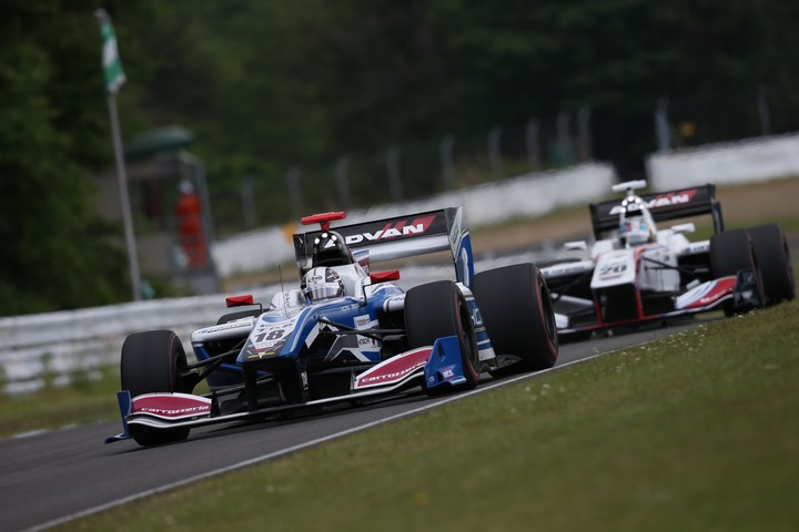 決勝レース: 小林可夢偉（KCMG Elyse SF14）