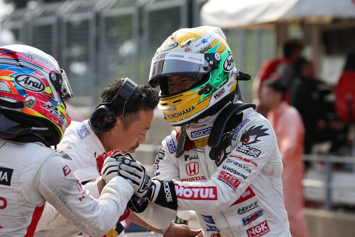 決勝レース: 優勝した山本尚貴（TEAM MUGEN）