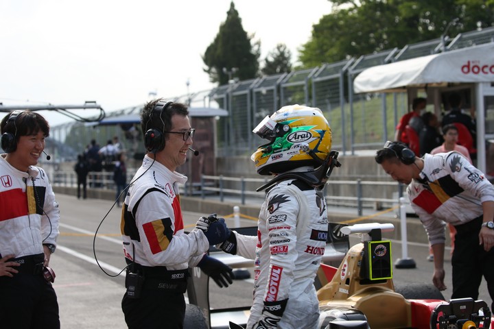 決勝レース: 優勝した山本尚貴（TEAM MUGEN）