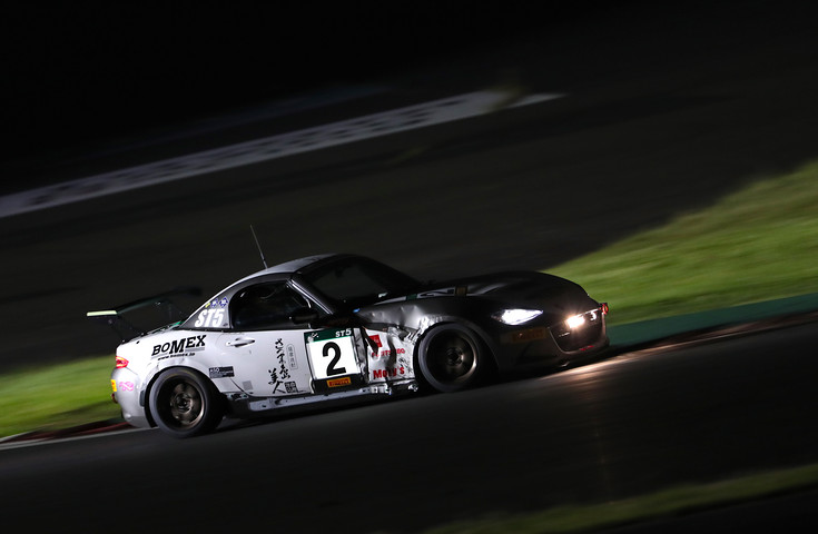 筒井克彦／山西康司／田中貴洋／上村優太／山下潤一郎／田中勝輝組（ST-5:TEAM221ロードスター）