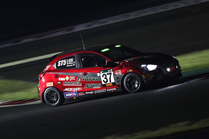 関豊／井尻薫／大谷飛雄／加藤芳皓組（ST-5:DXLワコーズNOPROデミオSKY-D）