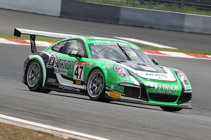 ST-1クラスポールポジションは星野辰也／織戸学／富田竜一郎／リージョンウ／浜健二／小林賢二組（D'station Porsche cup）