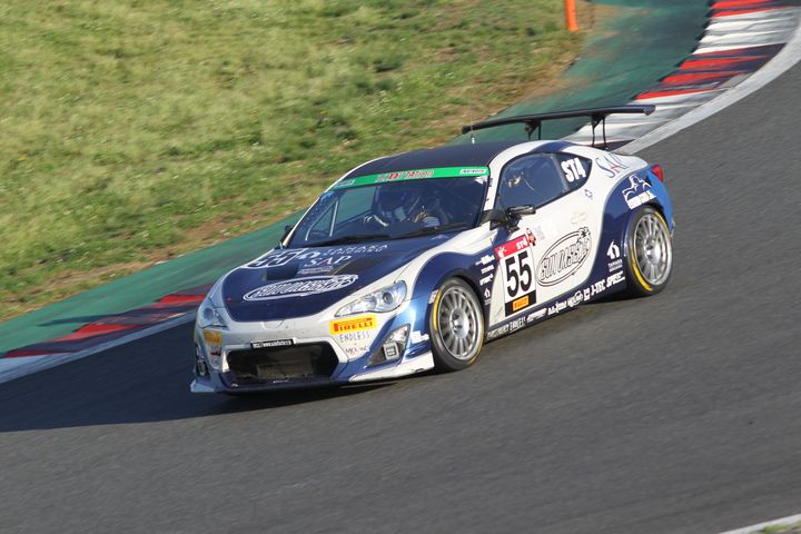 ST-4クラス優勝はたしろじゅん／大井貴之／三笠雄一／伊藤毅／田中雅之組（Sunoasis田中建築86）