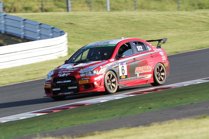 ST-2クラス優勝は冨桝朋広／菊地靖／大橋正澄／成澤正人／藤井芳樹／古山節夫組（新菱オート☆DIXCELエボⅩ）