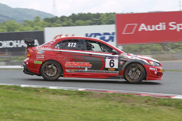 ウォームアップ: ST-2クラストップタイムは新菱オート☆DIXCELエボⅩ