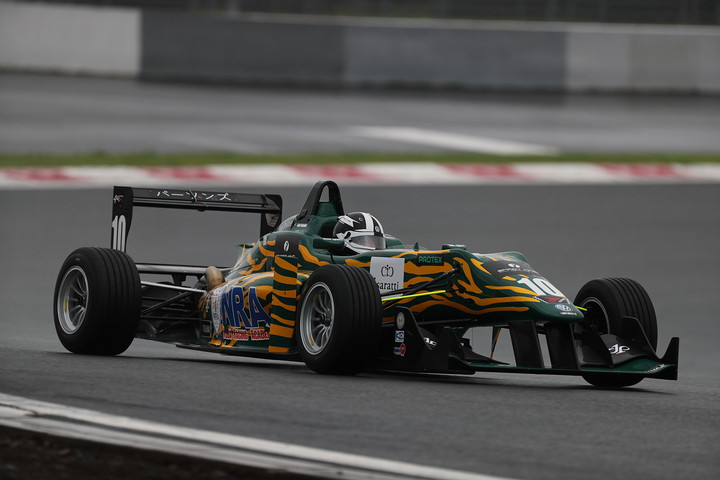 第5,6戦ともNクラスポールポジションのジェイク・パーソンズ（NRA312）