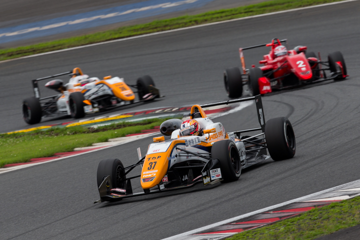 レース終盤、トップグループの攻防