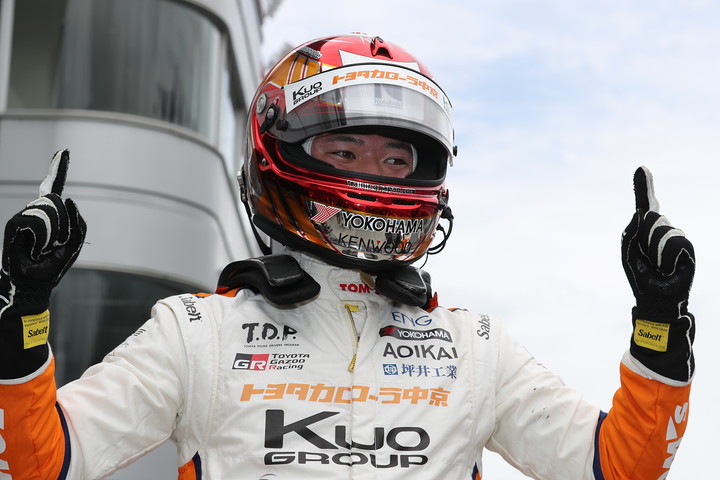 優勝した宮田莉朋（カローラ中京Kuo TEAM TOM'S）