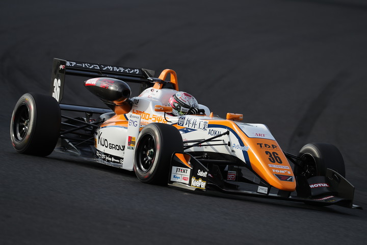 優勝は坪井翔（カローラ中京Kuo TOM'S F317）