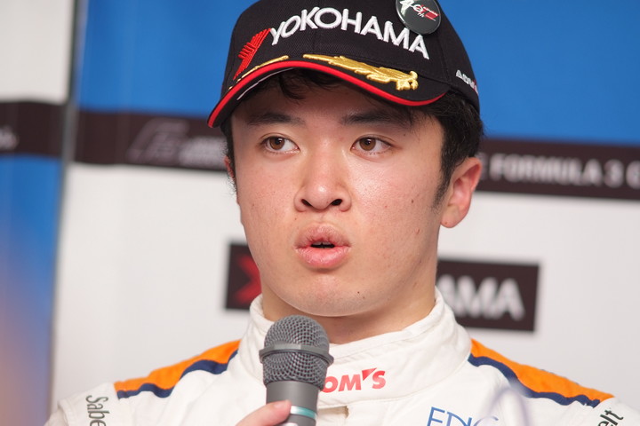 決勝記者会見: 2位の宮田莉朋（カローラ中京Kuo TEAM TOM'S）