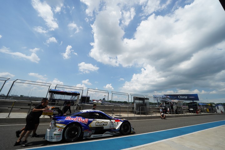 搬入日: KeePer TOM'S LC500