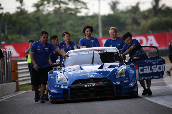 搬入日: カルソニックIMPUL GT-R