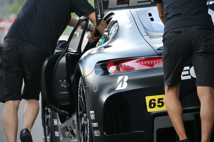 搬入日: LEON CVSTOS AMG