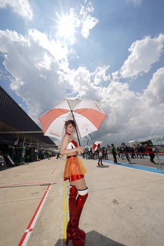 ピットウォーク: レースクイーン