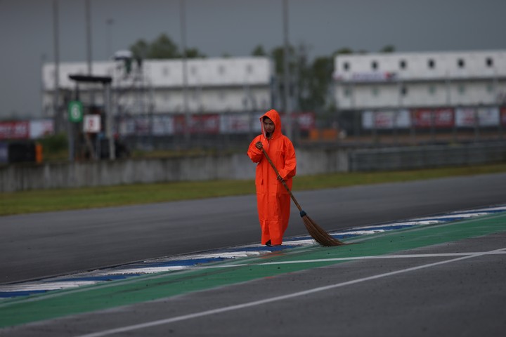 公式予選: チャンのコースマーシャル
