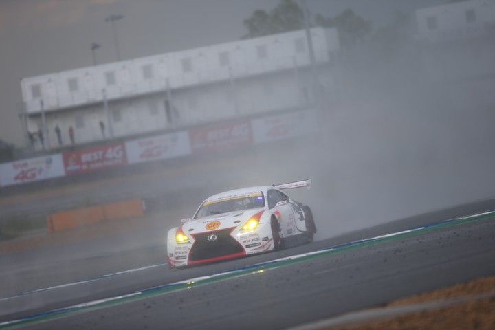 公式予選: ナタポン・ホートンカム（arto RC F GT3）