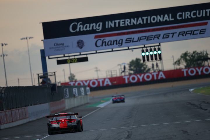 公式予選: 野尻智紀／伊沢拓也組（ARTA NSX-GT）