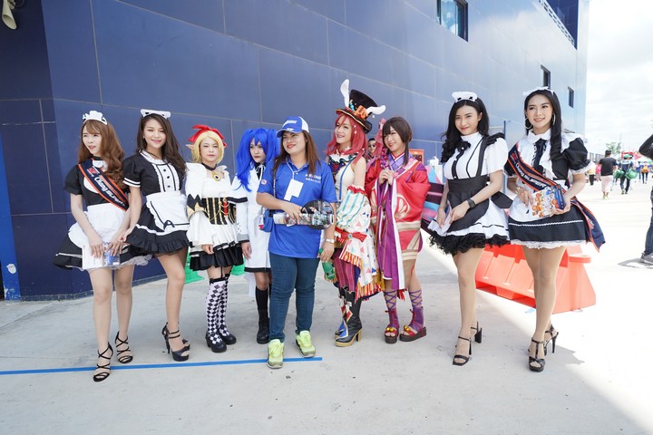 ピットウォーク: レースクイーン