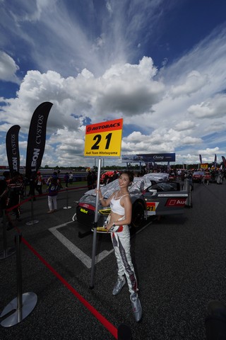 スタート進行: レースクイーン