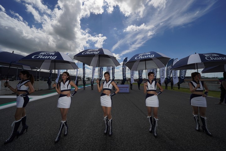 スタート進行: レースクイーン