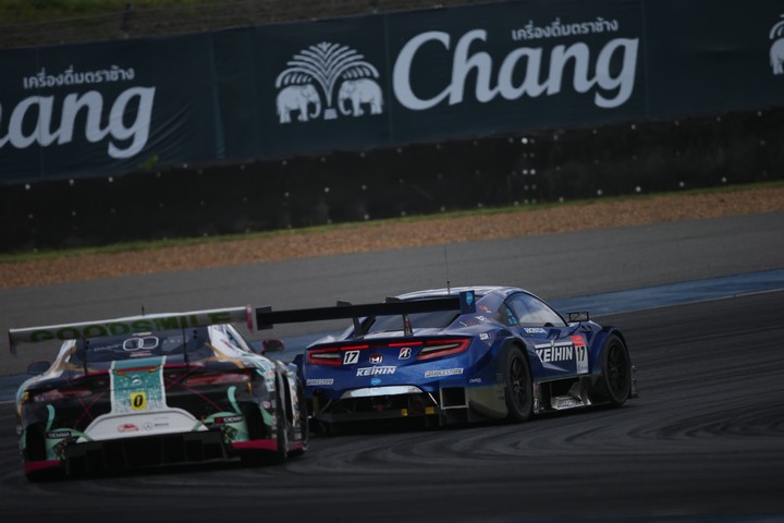 決勝レース: 塚越広大／小暮卓史組（KEIHIN NSX-GT）