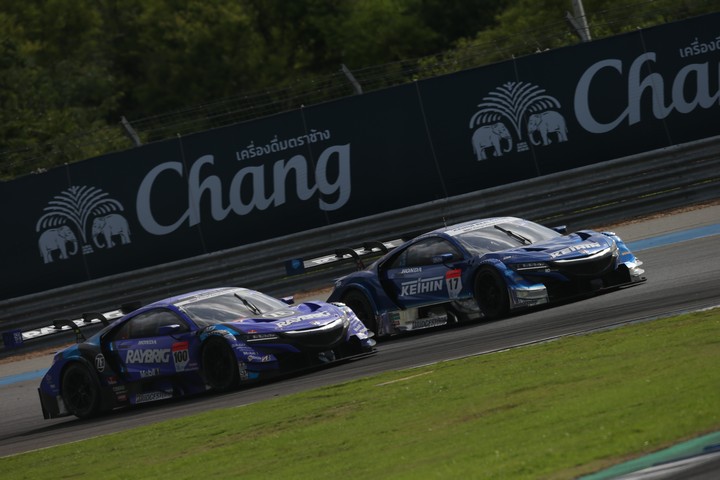 決勝レース: RAYBRIG NSX-GT vs KEIHIN NSX-GT
