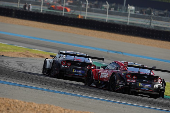 決勝レース: 松田次生／ロニー・クインタレッリ組（MOTUL AUTECH GT-R）