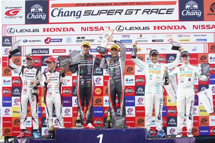 表彰式: GT300クラスのトップ3