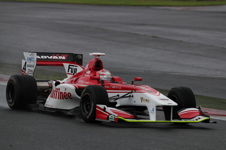 フリー走行1回目: トップタイムは山下健太（ORIENTALBIO KONDO SF14）
